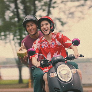 以你的心诠释我的爱bkpp同款红扶桑花衬衫他泰式短袖上衣潮流百搭