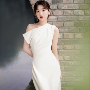 TUXEE新款毛晓彤高圆圆明星同款时尚气质不对称白色礼服连衣裙
