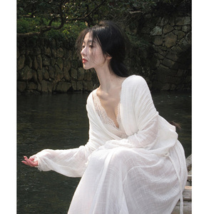 春装2024年新款茶歇法式高端精致超好看赫本风棉麻休闲白色连衣裙