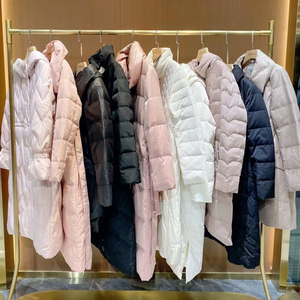 海蔓娇娜高单品羽绒服货源专柜撤柜品牌折扣女装尾货打包走份p发