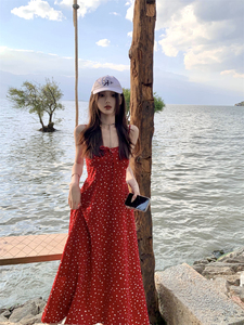 法式红色波点吊带连衣裙女夏季海边度假长裙系带显瘦收腰a字裙子