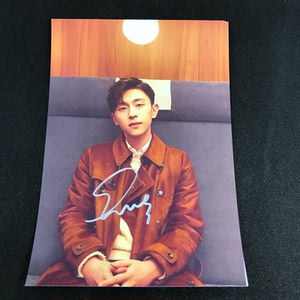 包邮 邓伦 亲笔签名周边照片 宣传照杂志照冲销收藏 4送1