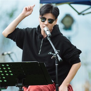 我们的滚烫人生张晋同款衣服拉链连帽黑色卫衣韩版宽松套头上衣男