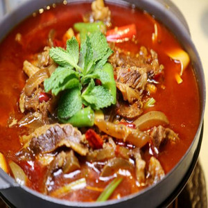 人气实拍牛肉火锅食材火锅食材牛肉片新鲜麻辣肥牛卷肥牛火锅食材