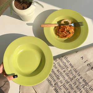 ins风牛油果绿色盘子简约意面专用沙拉碗家用高颜值陶瓷草帽深盘