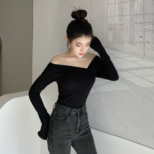 黑色露肩一字领上衣女长袖斜肩显瘦性感2019秋冬t恤v领紧身打底衫