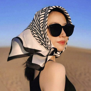 防晒丝巾小方巾春夏季洋气时尚拍照沙漠百搭条纹法式头巾女包头时