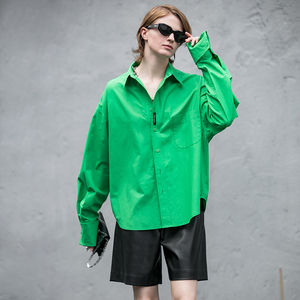 绿色方领上衣女