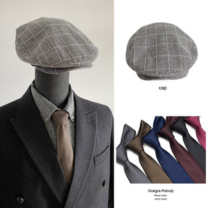 配西服的帽子男