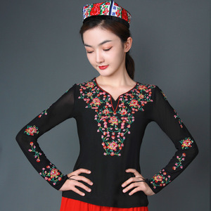 新疆舞蹈服饰女孩绣花长袖镶钻上衣演出服装维族舞服体恤衫薄纱袖