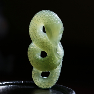 和田玉青海料青玉晴水色湖水绿冰底生肖蛇吊坠挂件