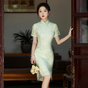 绿色旗袍改良年轻款少女小个子短款小清新新中式连衣裙女夏季日常