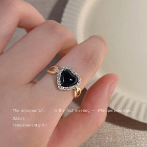 黑色爱心微镶锆石莫比乌斯环高级感戒指小众设计感个性镂空指环女