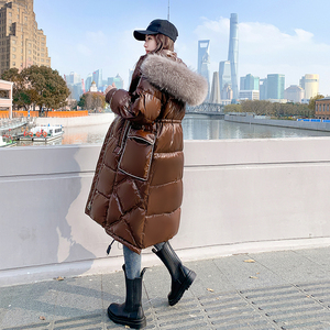 2021新款女装冬季长款羽绒服女巧克力色貉子毛领亮面过膝外套加厚