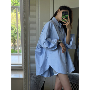 浅蓝色长袖衬衫女2024夏季新款韩版宽松设计感小众中长款防嗮上衣