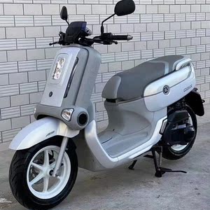 原装进口雅马哈vox小踏板50cc水冷电喷摩托车男女绵羊代步小毛驴