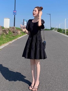 高级感蕾丝拼接黑色气质收腰裙2024年夏季新款高级感中长款连衣裙