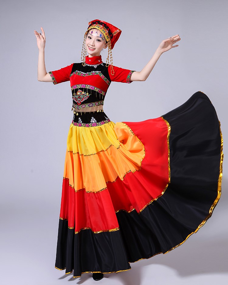七月火把节日跳舞服装彝族大摆裙女演出合唱七彩裙摆少数民族舞裙