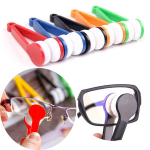 清洁痕迹多功能携带型眼镜擦眼镜片夹子便携式眼镜清洁擦