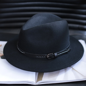 黑礼帽男