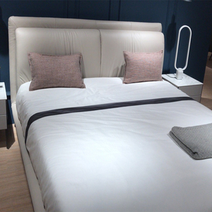 意迪森皮衣床双人大床软包现代简约主卧床好打理le07|昆明红星