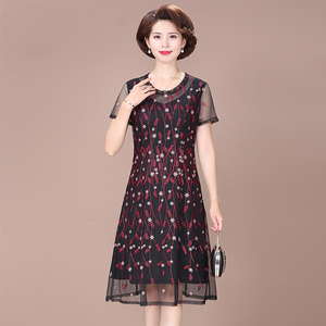 妈妈夏装连衣裙刺绣台湾纱新款洋气质中老年女装品牌高档短袖裙子