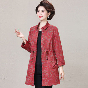 妈妈春装外套中长款宽松新款中老年春秋洋气高贵阔太太花色风衣女