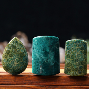 天然绿珊瑚玉化大彩花菊花石吊坠冰种民族风原创设计直播间放漏女