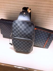 【好价拍】lv路易威登男包avenue sling灰色棋盘格胸腰包斜挎包