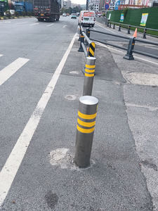 不锈钢防撞柱加厚活动路桩加厚警示柱户外隔离桩移动地桩立柱定制
