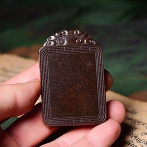 【高端文玩收藏】披毛犀无事牌 保真天然金皮老料吊坠 密度高