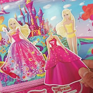 芭比娃娃换装玩具礼盒套装女孩儿童公主换衣服贴贴纸磁力粘贴贴画