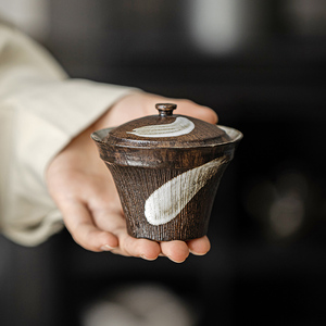 觅与 粉引一笔云 陶瓷侘寂风匠心原创手作复古盖碗茶杯 创意茶碗