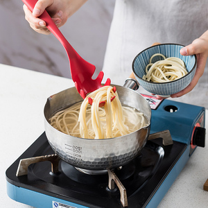 日本进口捞面漏勺厨房捞面条神器家用捞意大利面煮鸡蛋爪勺漏网勺