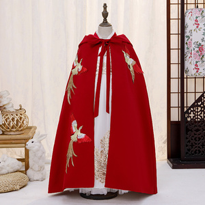 新款中国红披肩坎肩斗篷春秋外出儿童外套蕾丝搭配古装汉服小披风