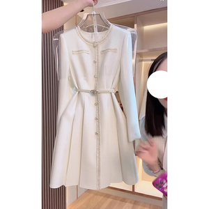 法式小香风名媛白色连衣裙女2023秋冬时髦高级感收腰气质礼服裙子