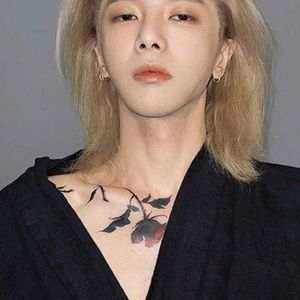 华晨宇花花同款胸口玫瑰花脖子随机播放标果汁草本纹身贴持久防水