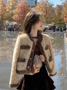 秋冬季小香风短款羊羔毛绒外套女气质名媛设计感小众加绒加厚棉衣