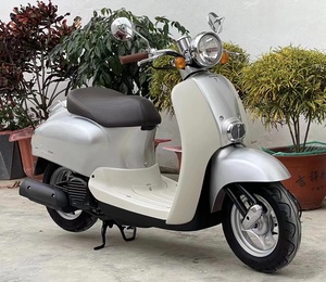 本田复古摩托车小绵羊