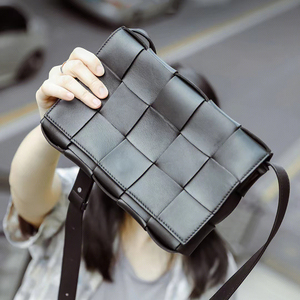 bv&me真皮编织包单肩斜挎手拿腋下包男女通用小方包大格子邮差包