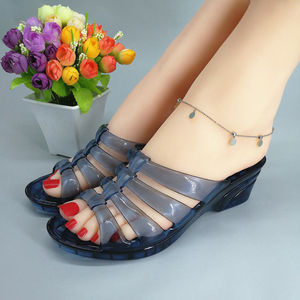 夏季女士塑料拖鞋水晶坡跟中跟防滑室内室外果冻色塑胶透明凉拖鞋