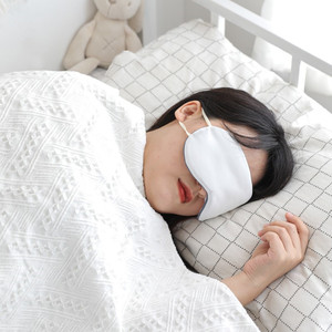 挂耳式眼罩遮光睡眠夏天凉感冰丝睡觉眼睛罩双面透气薄款学生午睡