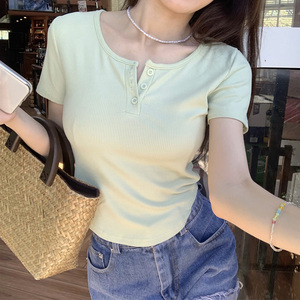 修身半开胸针织上衣女显瘦正肩2022年夏季洋气ins风冰丝体恤短袖