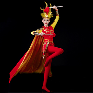 敲鼓服装中国风