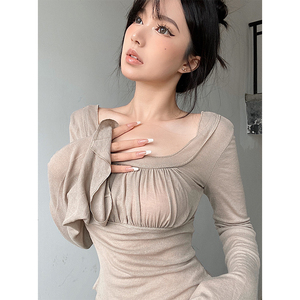 胸前褶皱打底衫女夏新款大u领喇叭袖修身性感t恤上衣