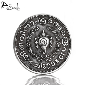 吉祥白螺仿古币吊坠男士复古项链女藏传八宝浮雕流浪币纪念币银元