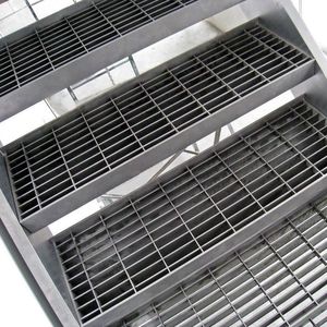 不锈钢结构楼梯踏步板钢格板室外格栅踏步热镀锌铁楼梯台阶踏步板