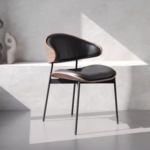 远程新款欧式餐椅轻奢铁艺软包原木现代家用小户型靠背贝壳椅子