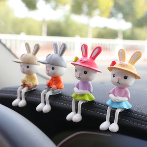 创意汽车摆件卡通可爱情侣吊脚兔娃娃车内饰品车载车上小装饰用品