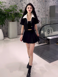 高级感黑色西服套装女夏季新款休闲短款西装外套+百褶短裙两件套